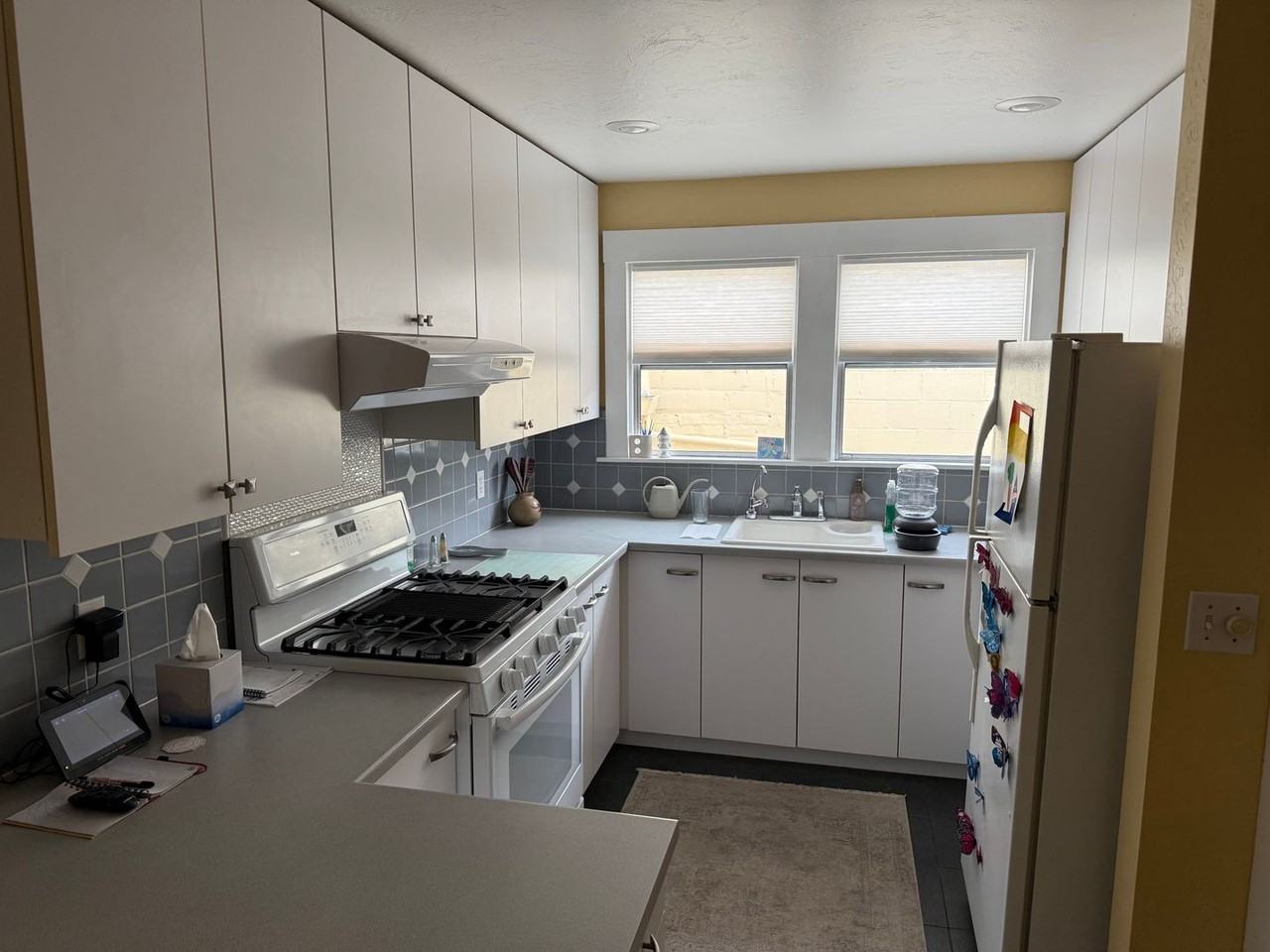 220 E Acme St - Photo 3 of 10