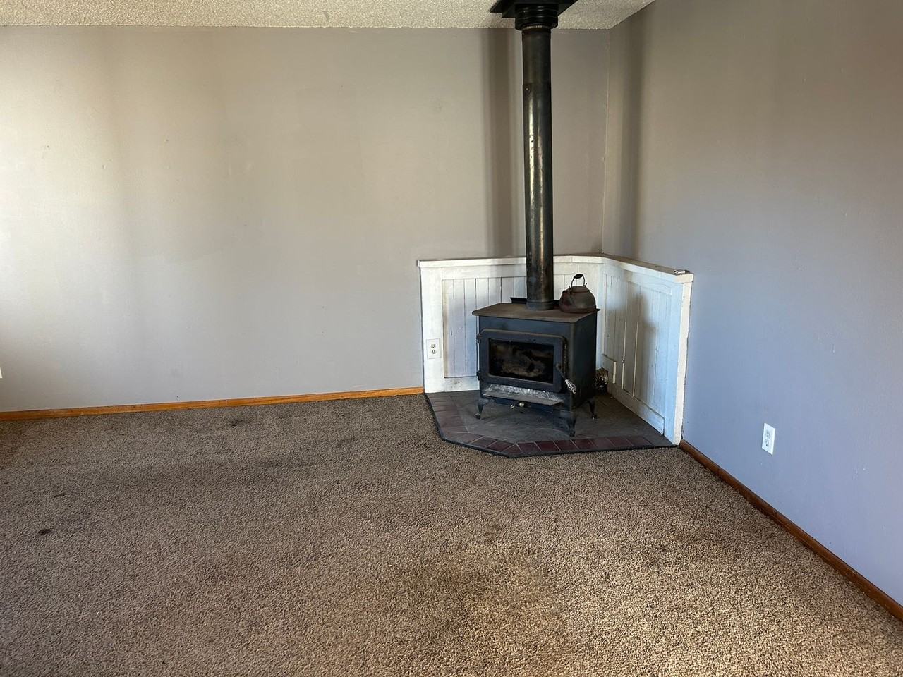 116 Holladay Dr - Photo 2 of 12