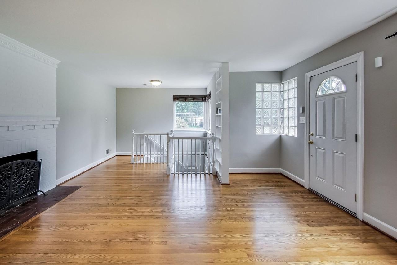 8617 Lynbrook Dr - Photo 7 of 42