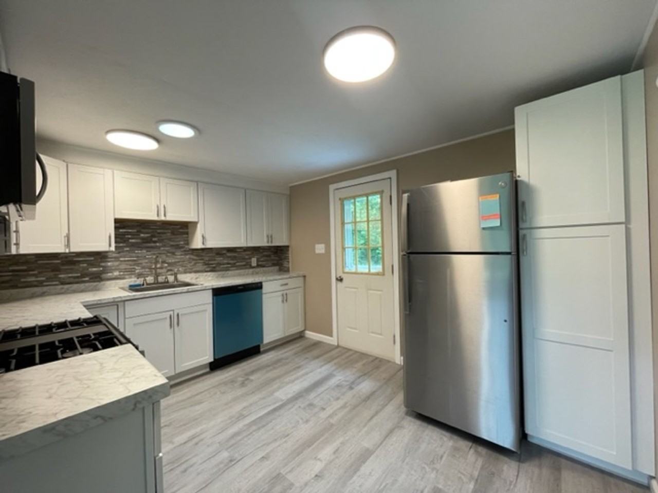 1438 Mecklenburg Rd - Photo 3 of 16