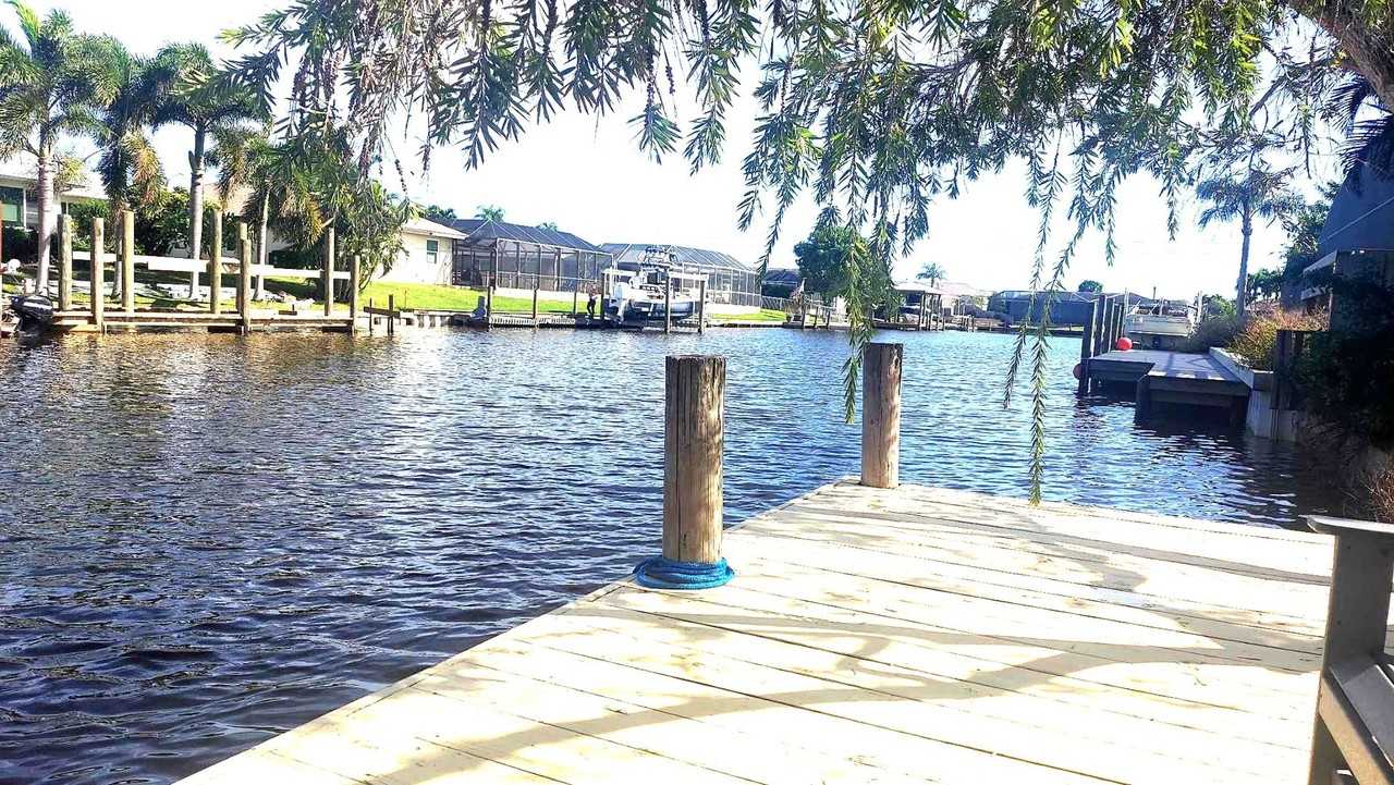 423 Port Royal Blvd - Photo 3 of 50