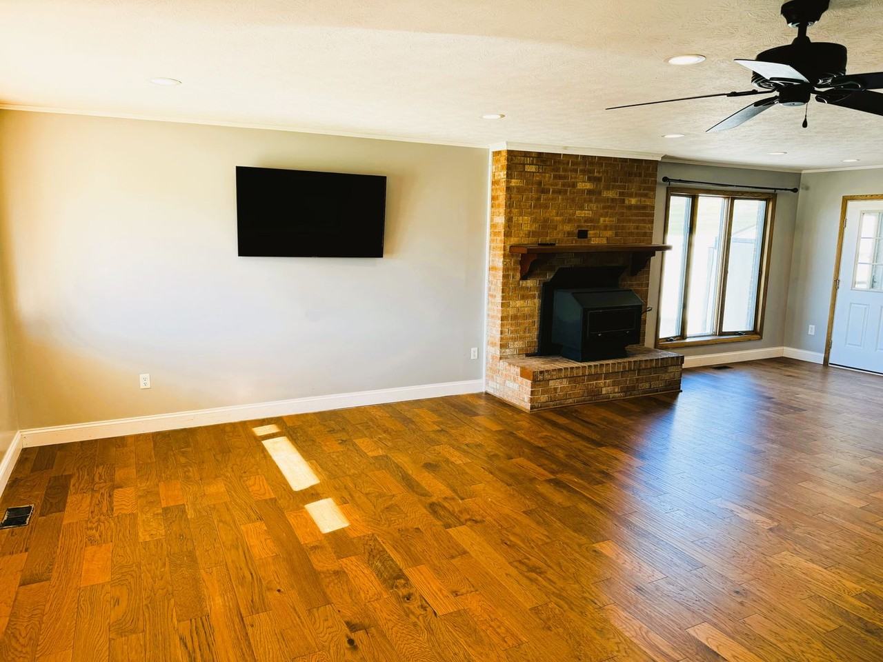 8292 Waggys Creek Rd - Photo 3 of 24