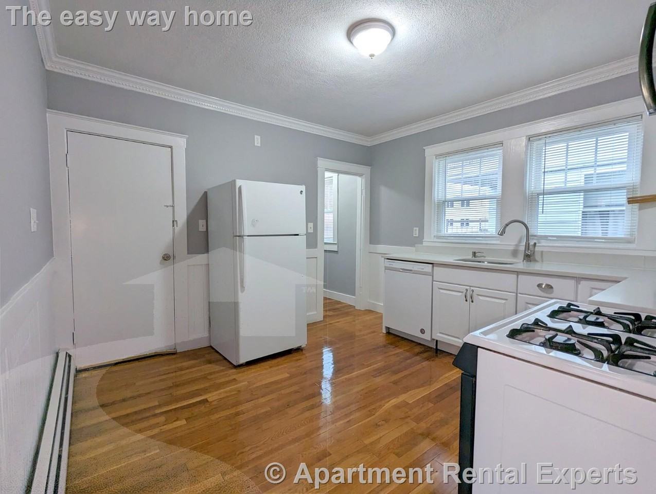 4 Edgar Ct #2 - Photo 3 of 22