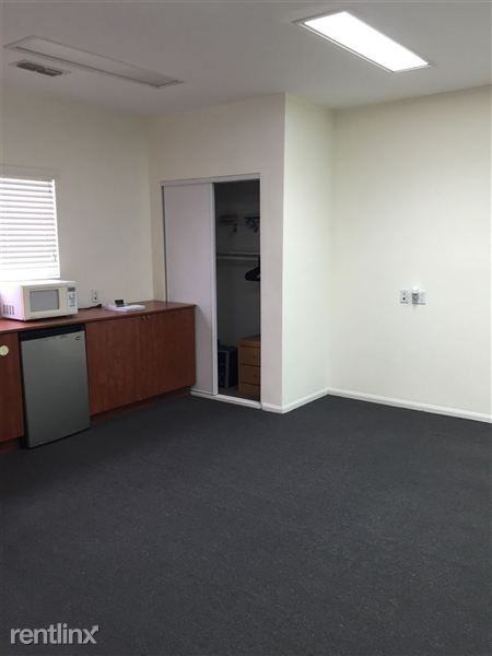 8548 Tampa Ave - Photo 2 of 4