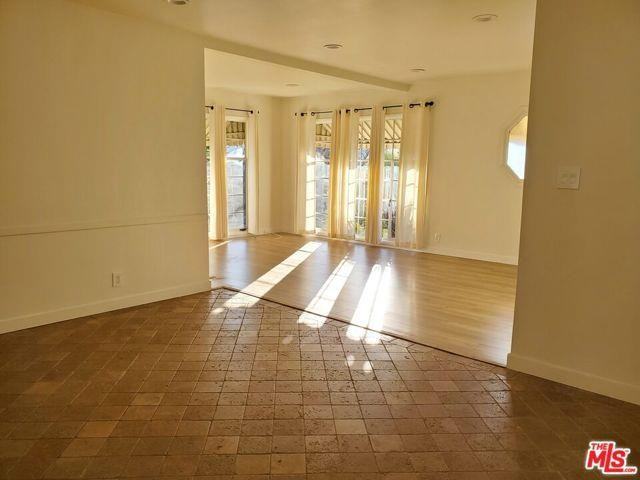 450 S Rexford Dr #4 - Photo 2 of 8