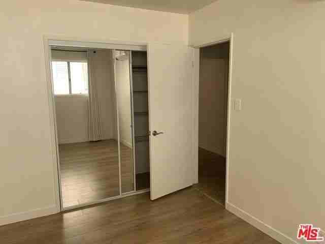 450 S Rexford Dr #4 - Photo 3 of 8