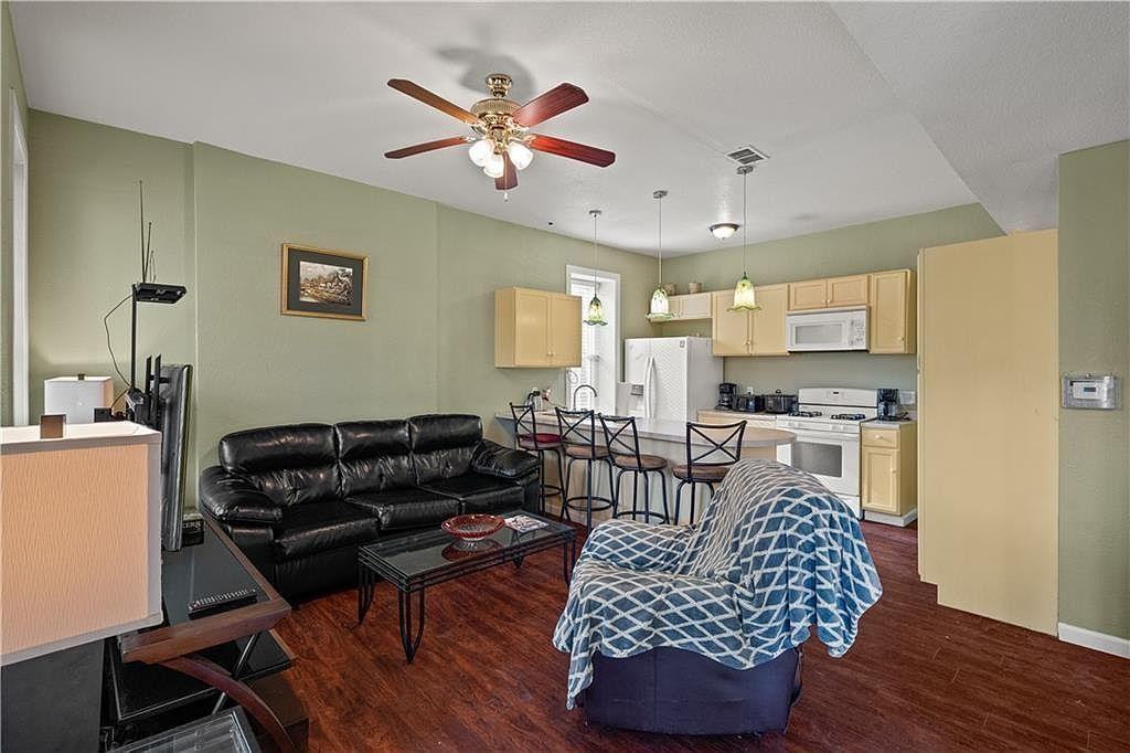 Campbell St - Photo 3 of 5