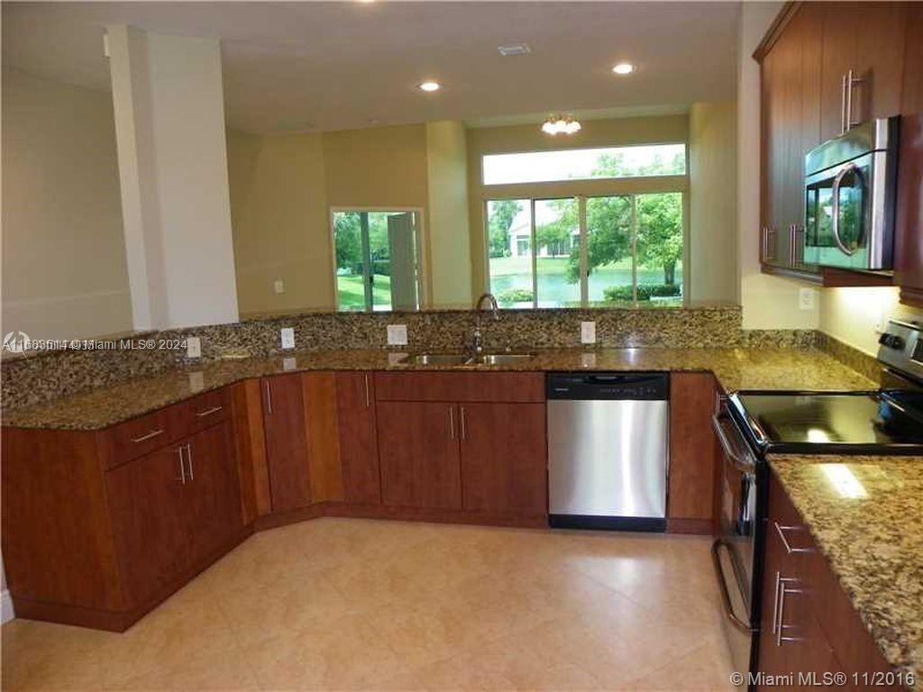 5167 Madison Lakes Cir E - Photo 2 of 8