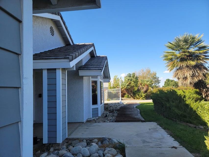 43909 Ryckebosch Ln - Photo 3 of 4