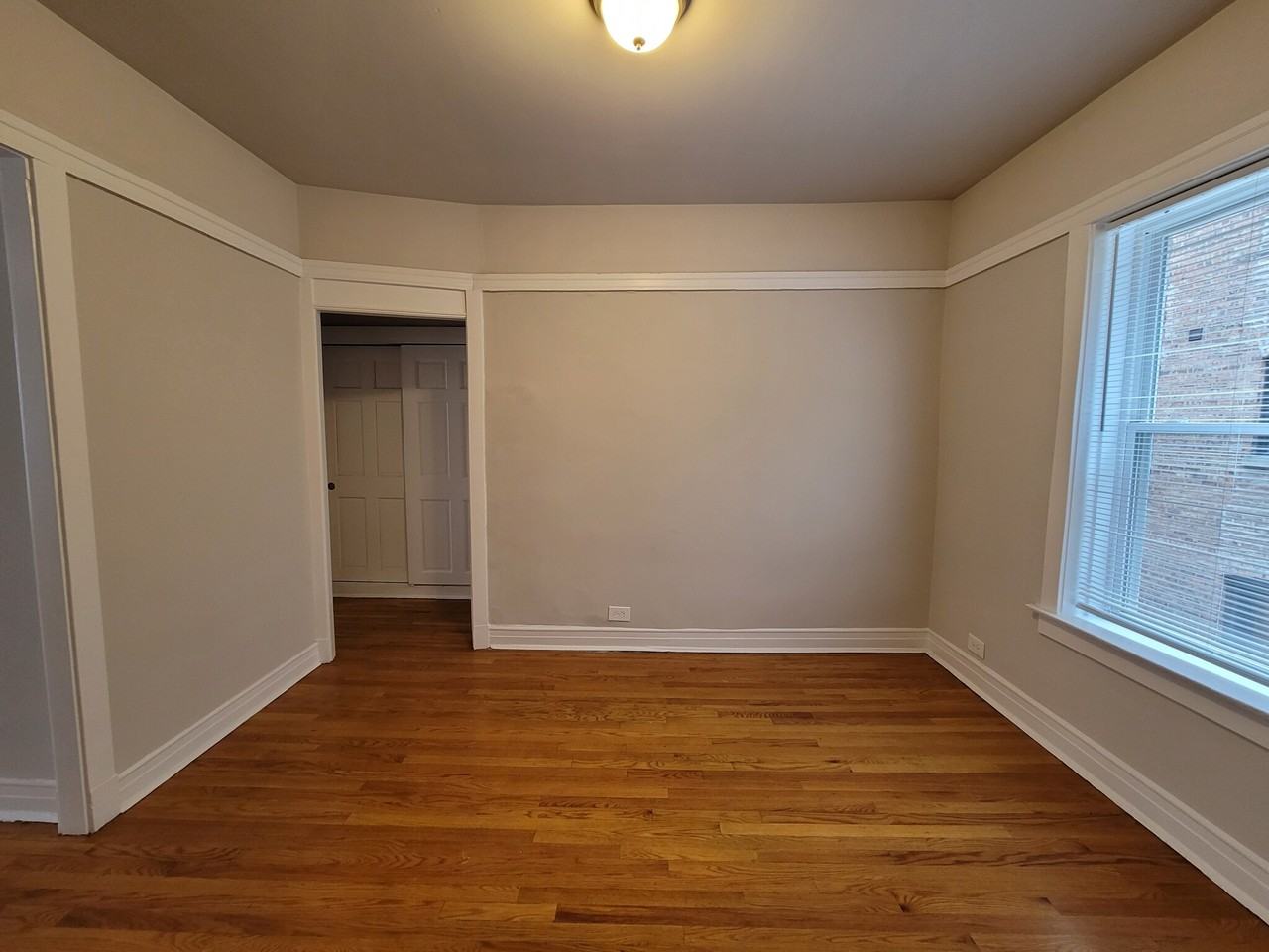 1437 W Lunt Ave #2N - Photo 7 of 12