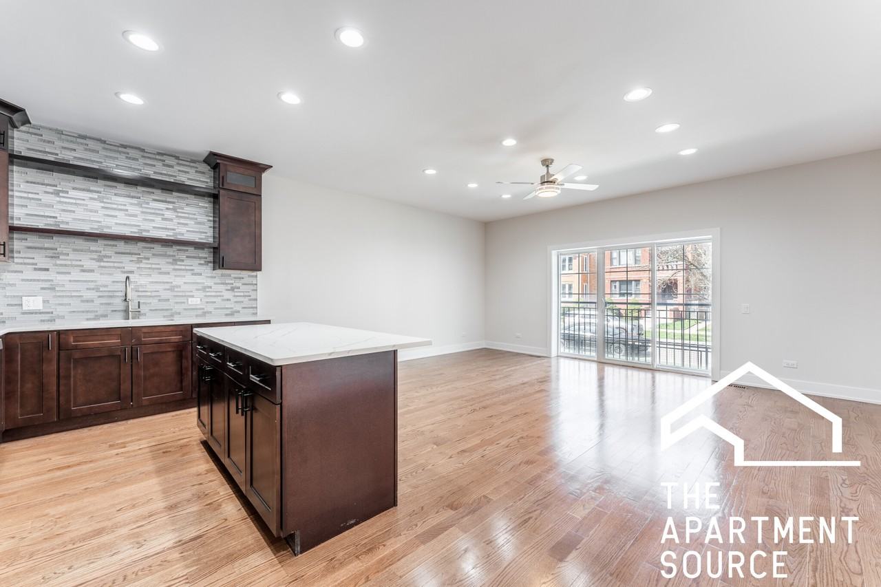 3329 N Avers Ave #1S