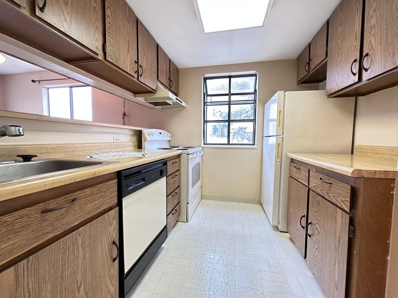 12504 E Cornell Ave - Photo 6 of 19