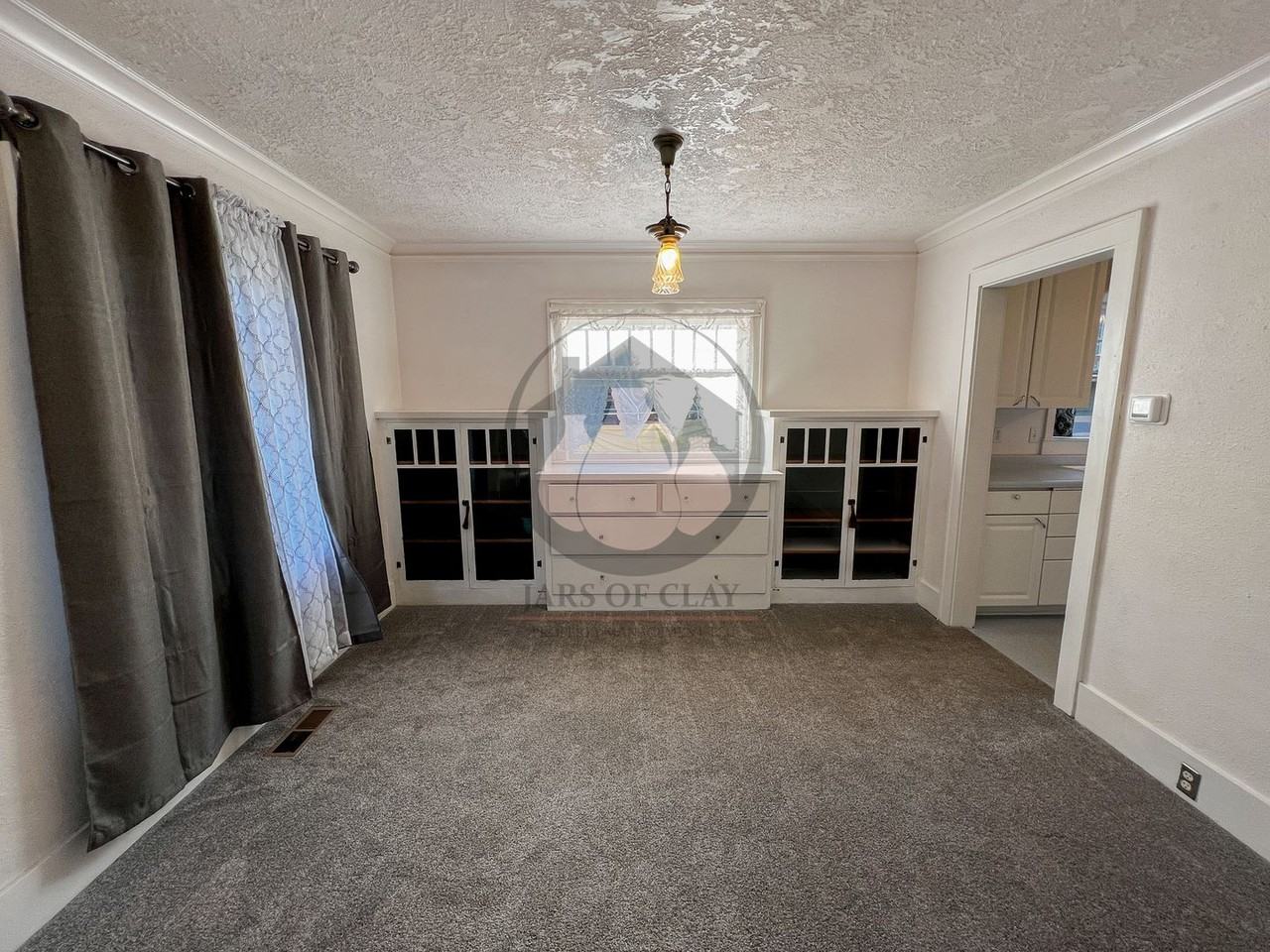 1616 Center St Ne - Photo 6 of 24