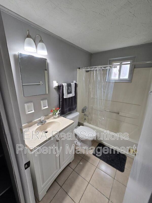 281 S Napoleon Ave - Photo 7 of 16