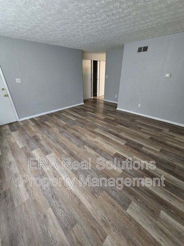 281 S Napoleon Ave - Photo 4 of 16