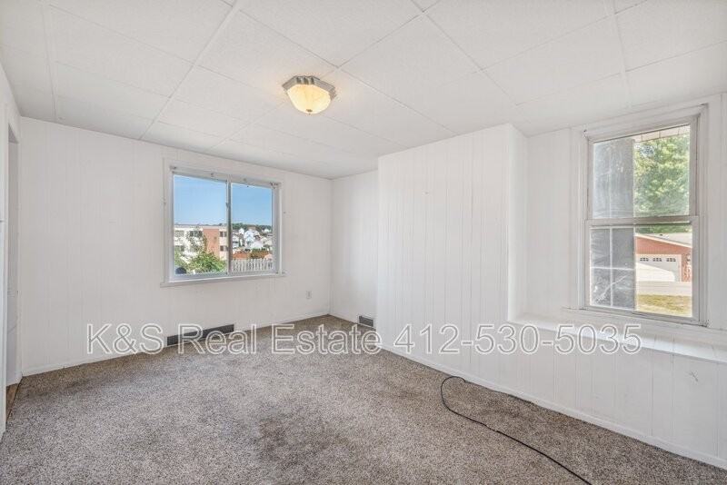 16 Eggers Ave - Photo 3 of 11