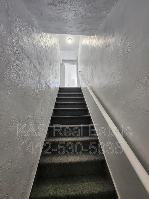 287 Fleet St - Photo 2 of 9