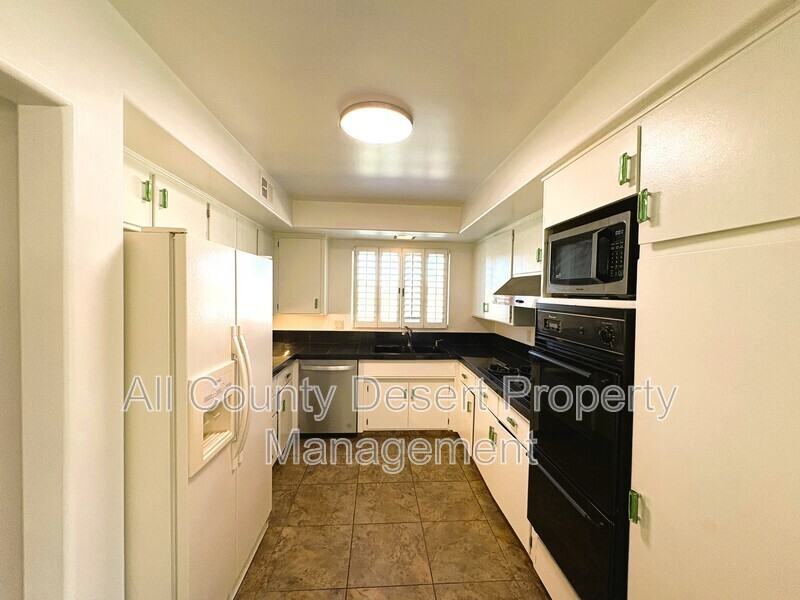 73394 Tamarisk St - Photo 6 of 28