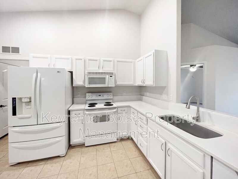 12870 West Baldcypress Drive - Photo 6 of 19