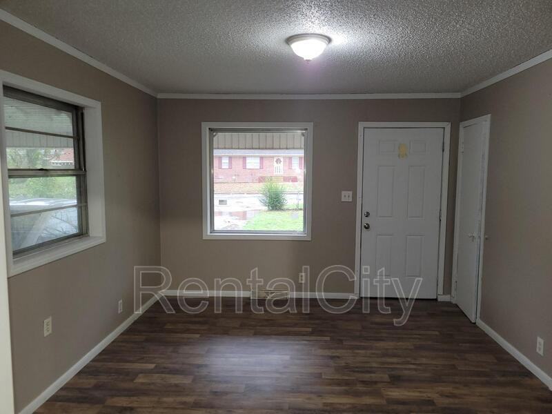 117 Larkwood Ave - Photo 2 of 11