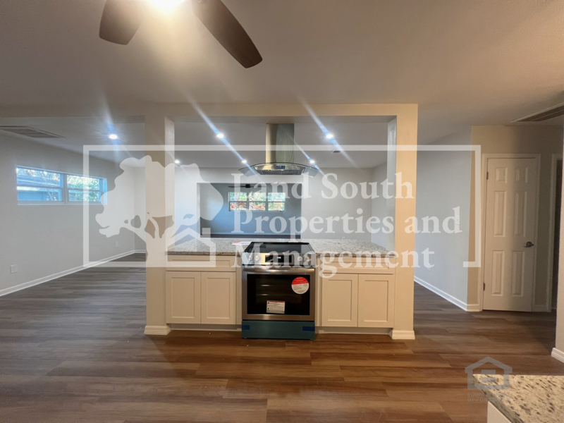 2618 S Palmeden Dr - Photo 4 of 18