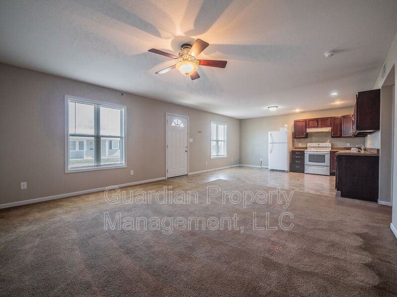 212 E 1st St - Photo 2 of 17