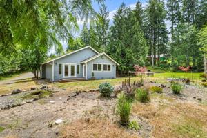 featured image of 141 East Dunoon Place East