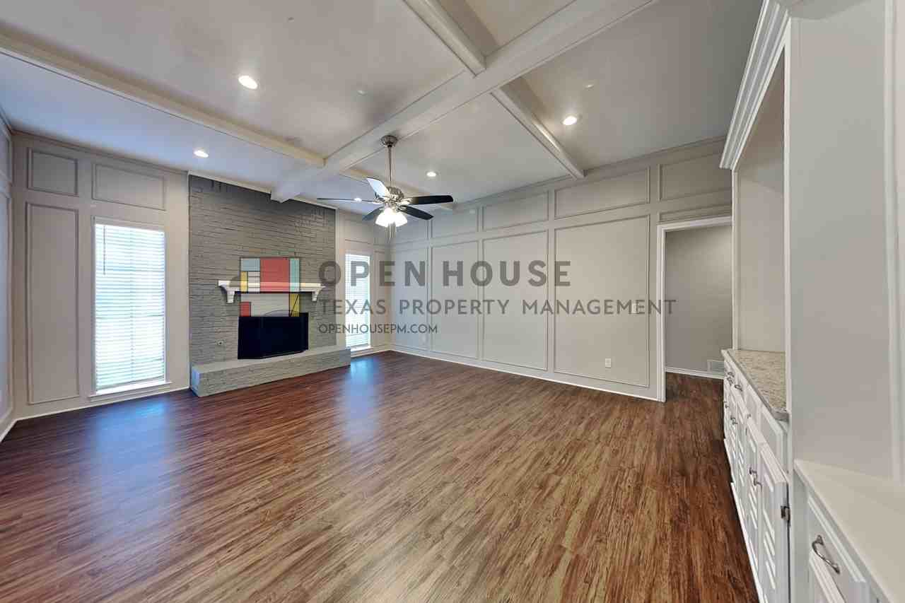 3320 Cross Bend Rd - Photo 3 of 19