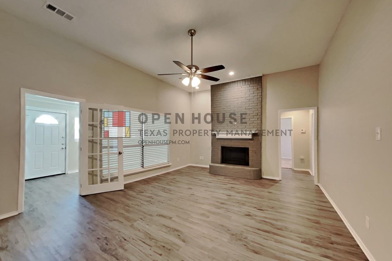 3410 Locust St - Photo 3 of 21