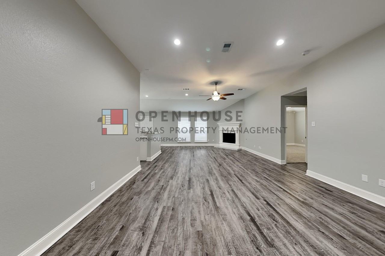 2808 Jennie Wells Dr - Photo 3 of 16