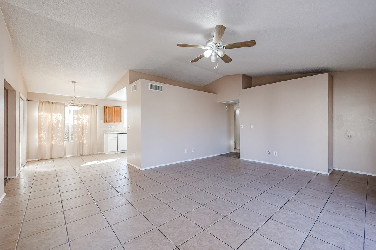 630 E Jensen St #128 - Photo 7 of 34