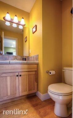 210 Peterson St - Photo 3 of 21