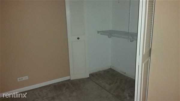 Town Square Condonium - Photo 2 of 10