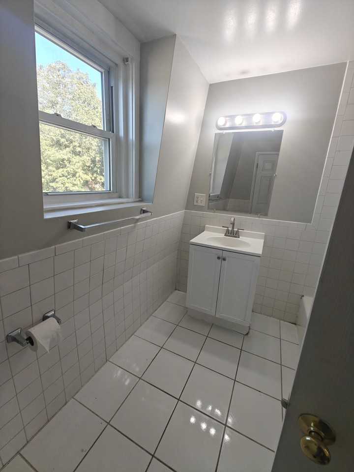 86 Milk Street #C - Photo 5 of 7