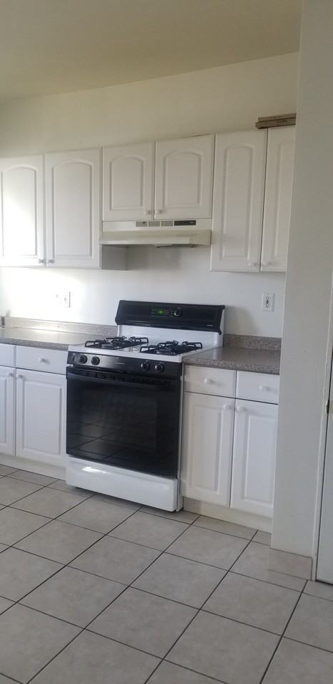 211 White St #2R - Photo 4 of 8