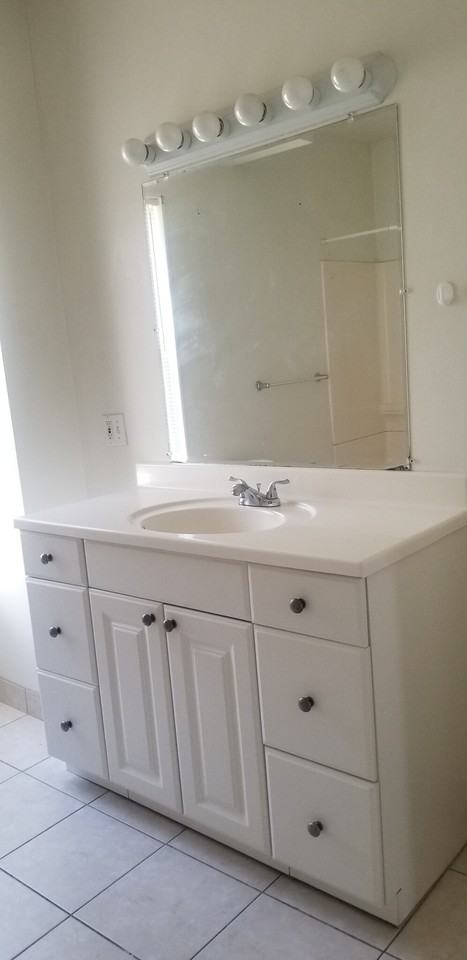 211 White St #2R - Photo 7 of 8