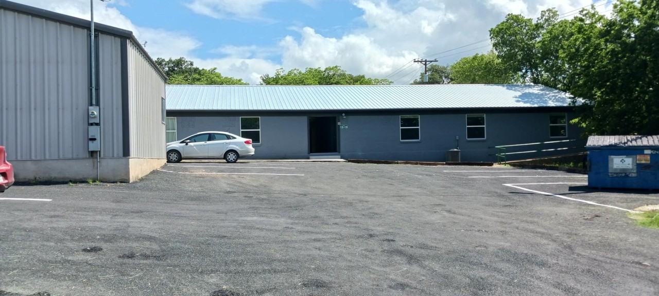 Live Oak Apartments - Photo 4 of 8