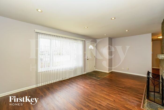 342 Suwanee St - Photo 3 of 15