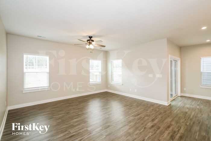 1124 Augustus Beamon Dr - Photo 3 of 15