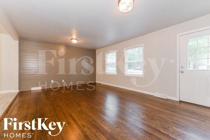 3701 Nw 60th Ter - Photo 2 of 14