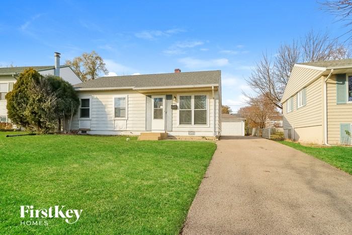 420 E Fullerton Ave - Photo 2 of 15