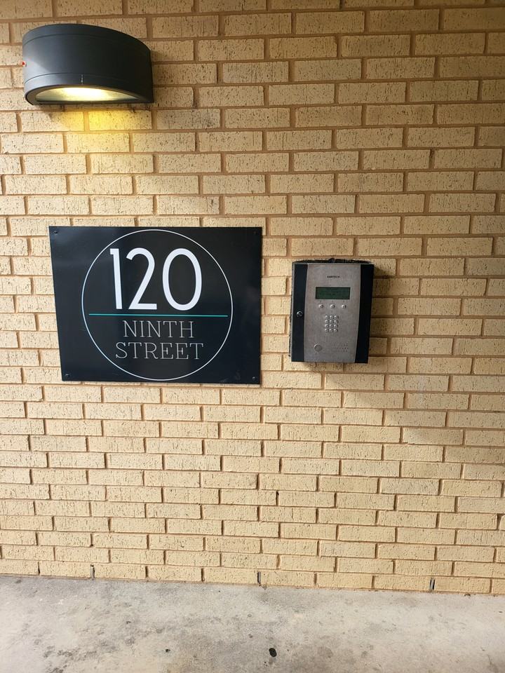 120 9th Street #1100 - Photo 7 of 9