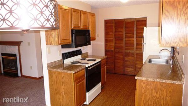 Cambridge Manor - Photo 3 of 26