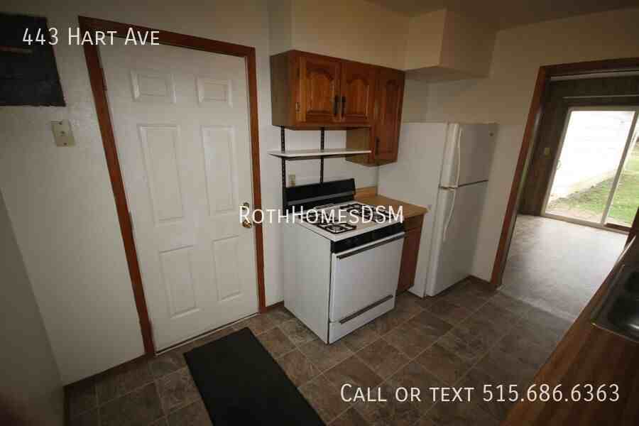 443 Hart Avenue - Photo 5 of 14