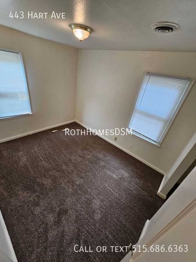 443 Hart Avenue - Photo 7 of 14