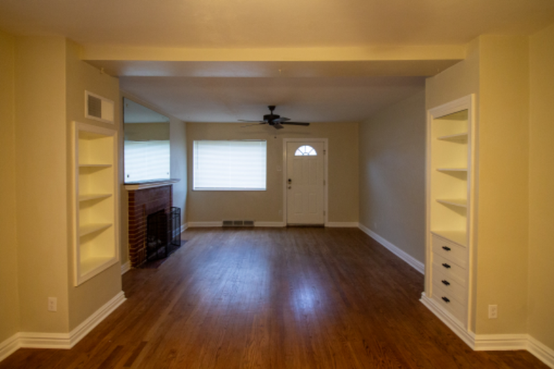 2624 Sulphur Ave - Photo 3 of 11