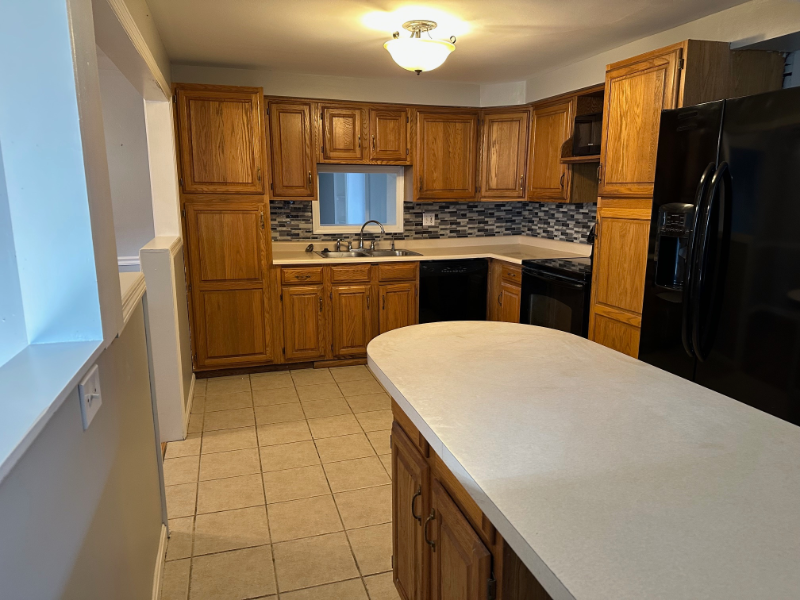 1186 Deblin Dr - Photo 3 of 14