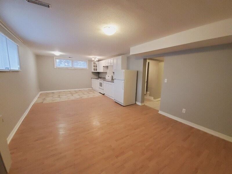 1171 Centennial Crescent - Photo 2 of 7