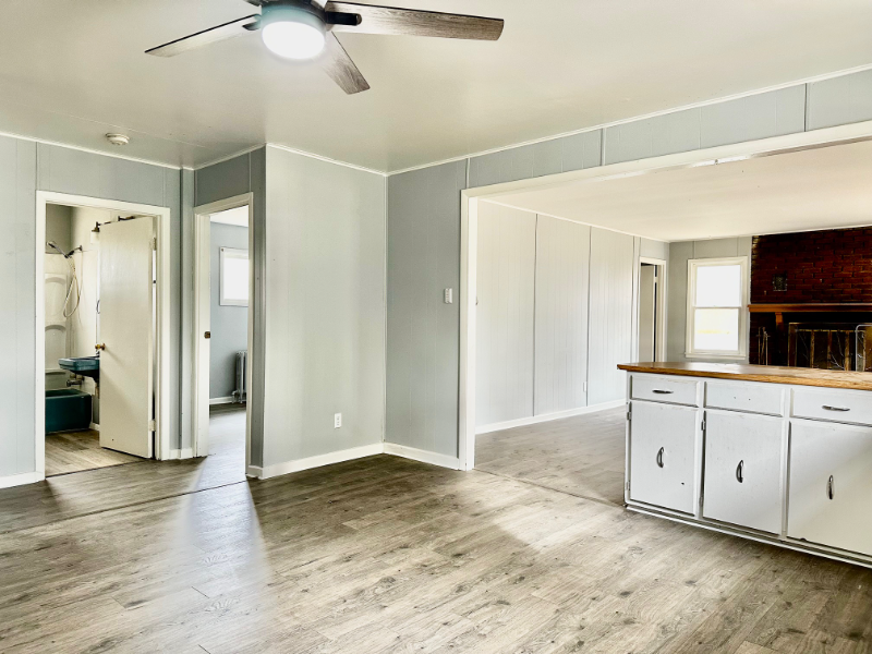 678 Stamp Dr - Photo 2 of 4