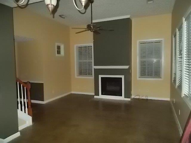 311 Windcroft Cir NW - Photo 3 of 12